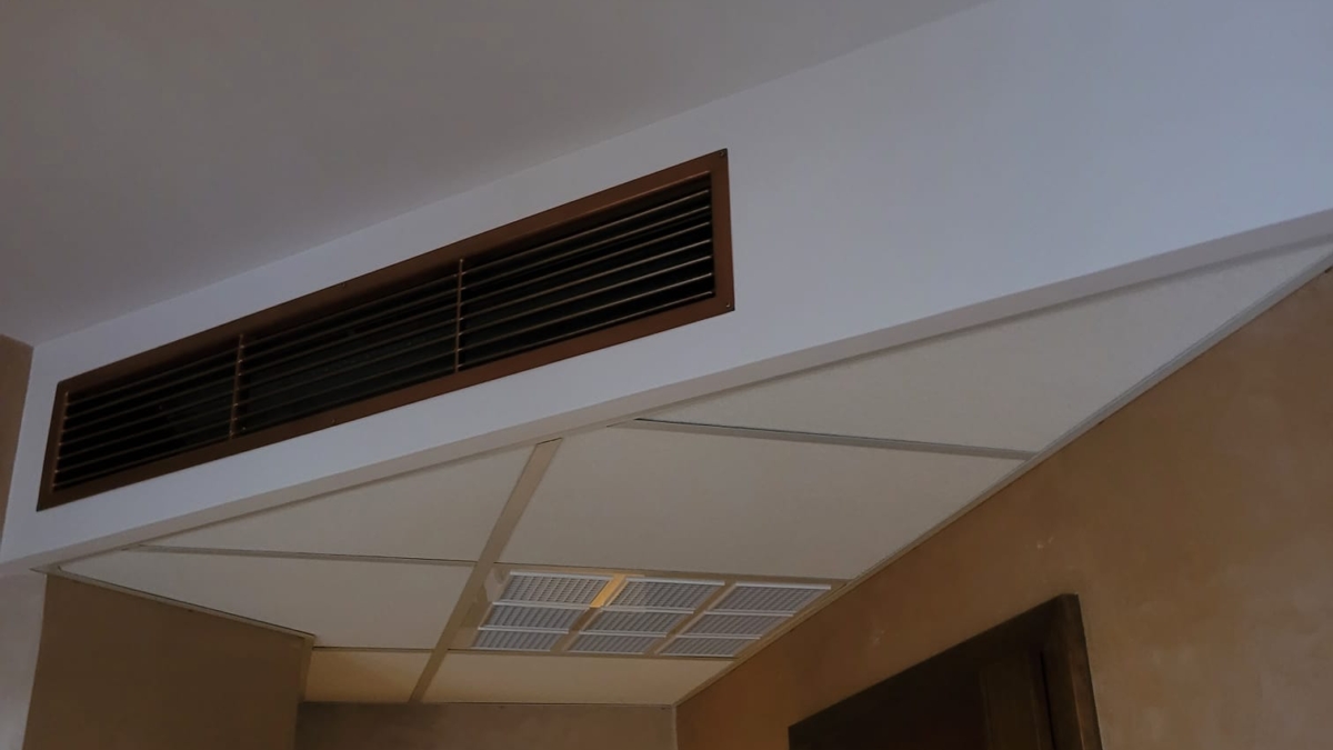 Klimakonwektor sufitowy