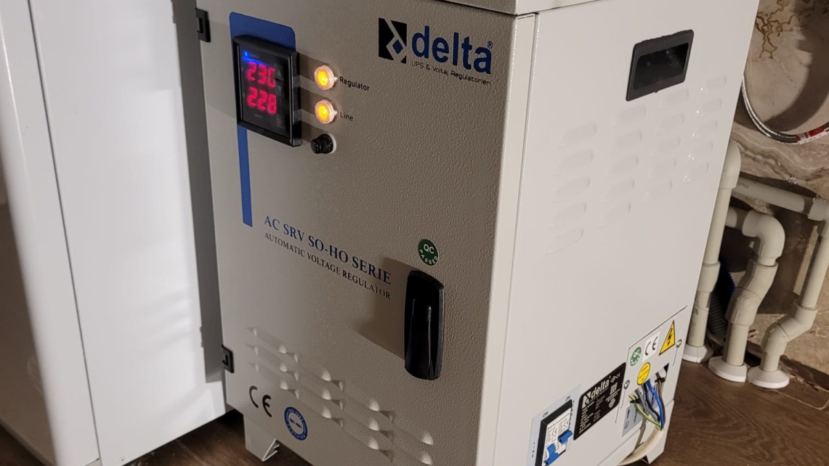 Stabilizator napięcia